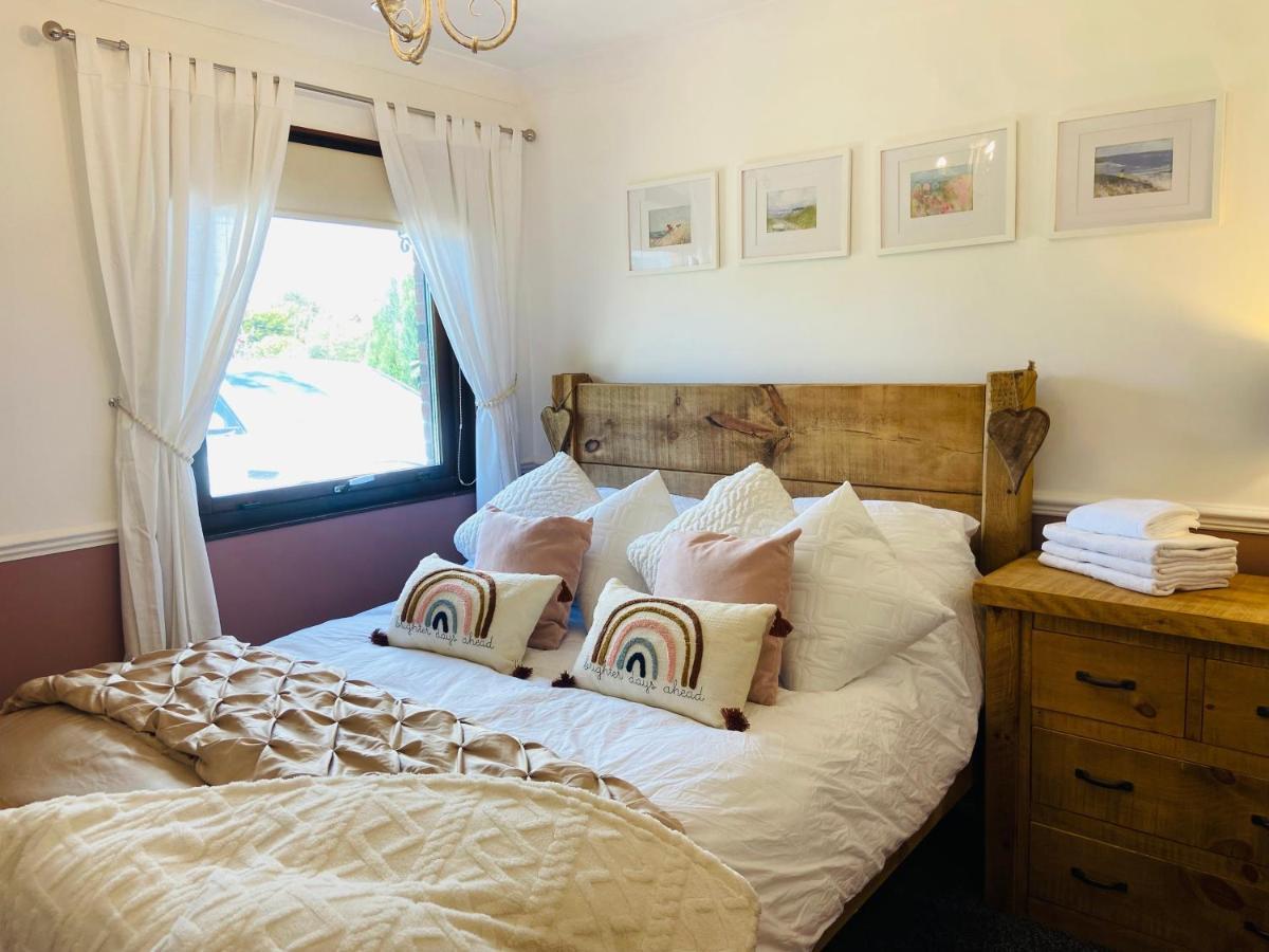 Stunning Quirky Home In אמבל מראה חיצוני תמונה